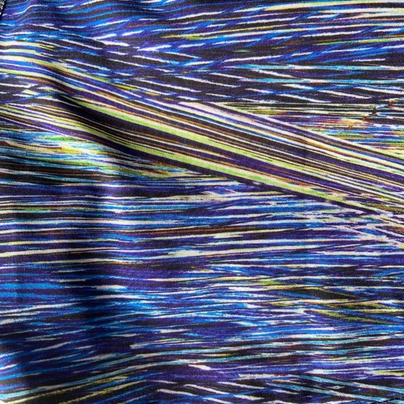 Lululemon Women's Speed Up low rise shorts SIZE 2 - Picture 5 of 6